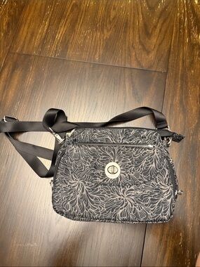 Baggallini Calais Crossbody Bag